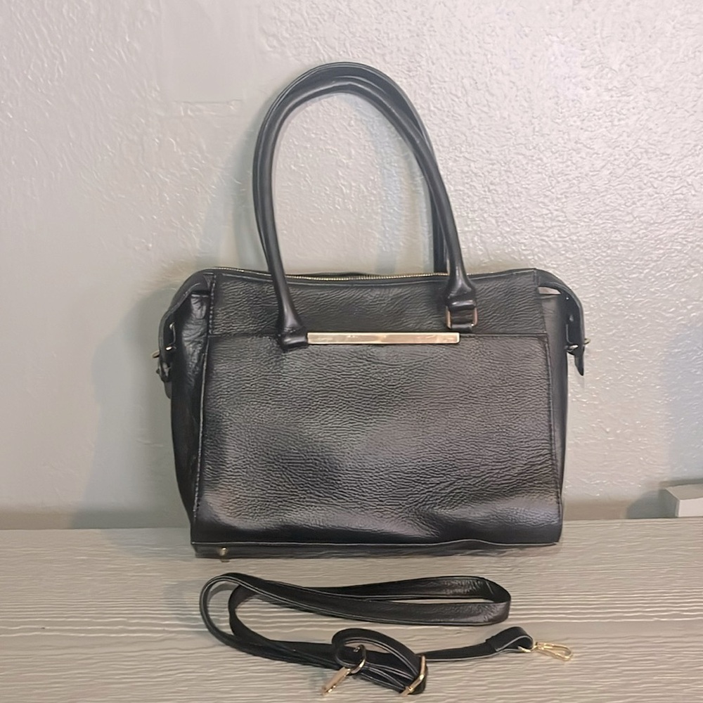 NEW Leather shoulder and crossbody purse with gold accents Style name: Paola